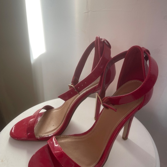 Red - Picture 2 of 5